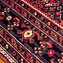 1940 PERSIAN HOSEYNABAD RUG 5’ 4” x 6’ 7” (MED.62)