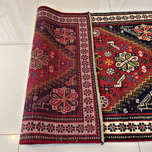 1950 SHIRAZ RUG 3’ 2” x 4’ 10” (MED.194)