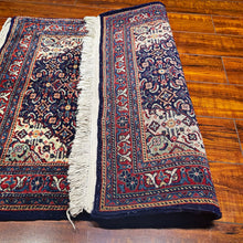 1950 PERSIAN SAROUK RUG 2’ 3” x 2’ 6” (SMA.15)