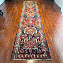 1930 PERSIAN KARAJA RUG 2’ 10” x 13’ 1” (RUN.FEA.251)