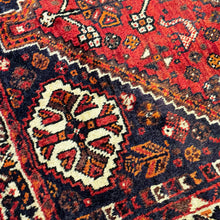 1950 PERSIAN SHIRAZ RUG 3’ 10” x 5’ 7” (MED.275)