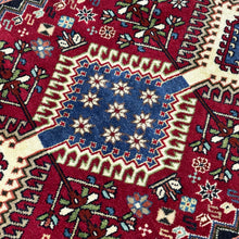 1950 PERSIAN SHIRAZ RUG 2’ 9” x 4’ 9” (MED.273)