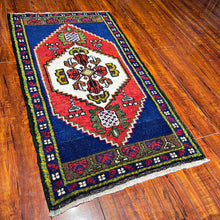 1940 TURKISH SIVAS RUG 1’ 9” x 3’ 1” (SMA.203)