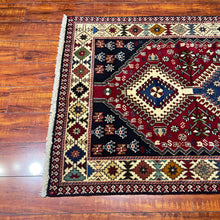 1950 PERSIAN SHIRAZ RUG 2’ 9” x 4’ 9” (MED.273)