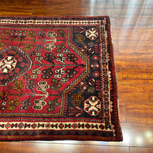 1950 PERSIAN SHIRAZ RUG 3’ 4” x 4’ 9” (MED.269)