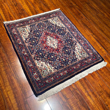 1950 PERSIAN SAROUK RUG 2’ 3” x 2’ 7” (SMA.18)