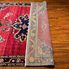 1940 PERSIAN LILIAN RUG 5’ 3” x 6’ 3” (MED.FEA.51)