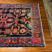 1950 PERSIAN BORUJERD RUG 4’ 7” x 6’ 5” (MED.FEA.49)