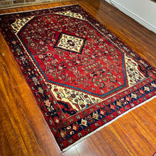 1940 PERSIAN HOSEYNABAD RUG 5’ 4” x 7’ 7” (MED.76)