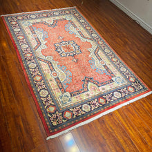 1970 PERSIAN SAROUK RUG 4’ 5” x 6’ 11” (MED.FEA.375)