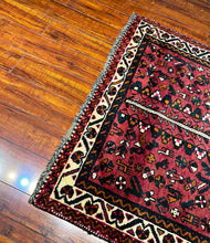 1950 PERSIAN SHIRAZ RUG 3’ 5” x 4’ 10” (MED.238)