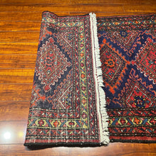 1960 PERSIAN HAMADAN RUG 3’ 6” x 6’ 6” (MED.160)