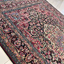 1900 DOROKHSH RUG 4’ 7” x 7’ 2” (MED.FEA.213)