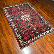 1950 PERSIAN SHIRAZ RUG 3’ 5” x 4’ 10” (MED.238)