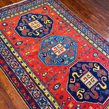 1930 CAUCASIAN SHIRVAN RUG 4’ 4” x 6’ 7” (MED.FEA.275)