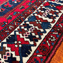 1950 PERSIAN BAKHTIARI RUG 7’ x 10’ 2” (LARG.293)