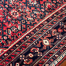 1940 PERSIAN HOSEYNABAD RUG 5’ 4” x 6’ 7” (MED.62)