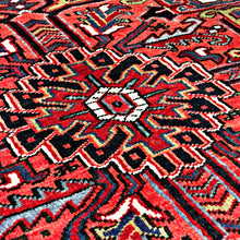 1950 PERSIAN HERIZ RUG 7’ 11” x 10’ 10” (LARG.FEA.42)