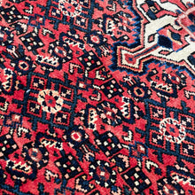 1940 PERSIAN HOSEYNABAD RUG 5’ 4” x 6’ 7” (MED.62)