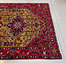 1960 PERSIAN HERIZ RUG 4’ 4” x 14’ (RUN.FEA.1492)