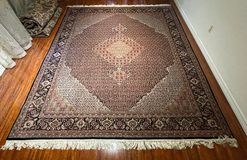 1970 PERSIAN TABRIZ RUG 8’ 8” x 10’ 7” (LAR.FEA.1144)