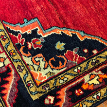 1940 PERSIAN LILIAN RUG 5’ 3” x 6’ 3” (MED.FEA.51)