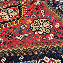 1950 SHIRAZ RUG 3’ 2” x 4’ 10” (MED.194)