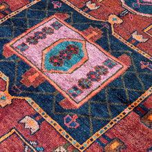 1940 PERSIAN LORI RUG 5’ 4” x 8’ 3” (MED.FEA.50)