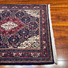 1950 PERSIAN SAROUK RUG 2’ 3” x 2’ 7” (SMA.18)