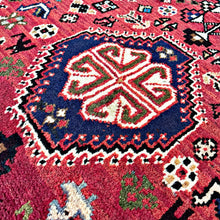 1950 SHIRAZ RUG 3’ 9” x 5’ 7” (MED.169)