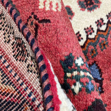 1950 PERSIAN SHIRAZ RUG 3’ 1” x 4’ 5” (MED.270)