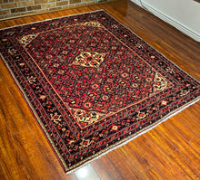 1940 PERSIAN HOSEYNABAD RUG 5’ 4” x 6’ 7” (MED.62)