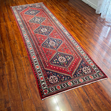 1950 PERSIAN ABADEH RUG 3’ 1” x 9’ 4” (RUN.200)