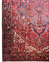 1950 PERSIAN HERIZ RUG 7’ 11” x 10’ 10” (LARG.FEA.42)