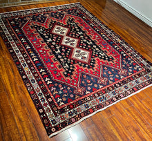 1940 PERSIAN AFSHAR RUG 5’ 5” x 7’ 1” (MED.FEA.83)