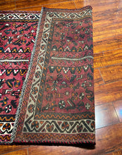 1950 PERSIAN SHIRAZ RUG 3’ 5” x 4’ 10” (MED.238)