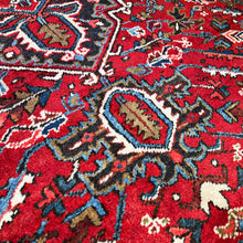 1950 PERSIAN HERIZ RUG 8’ 2” x 10’ 7” (FEA.LAR.743)