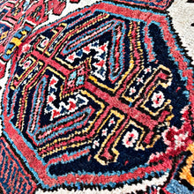 1930 QARAJEH RUG 4’ 10” x 6’ 3” (MED.FEA.225)