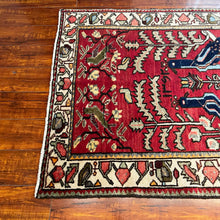 1950 PERSIAN BAKHTIARI RUG 2’ 10” x 4’ 5” (SMA.MED.5202)