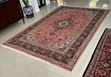 1970 TABRIZ RUG 6’ 7” x 9’ 8” (LARGE.FEA.602)