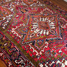 1950 PERSIAN HERIZ RUG 6’ 11” x 9’ 4” (LAR.FEA.438)