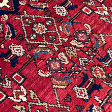 1940 PERSIAN HOSEYNABAD RUG 5’ 4” x 7’ 7” (MED.76)