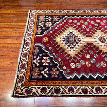 1950 PERSIAN SHIRAZ RUG 3’ 3” x 4’ 10” (MED.276)