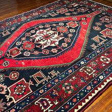 1950 PERSIAN SHAHSAVAN RUG 5’ 1” x 7’ 3” (MED.FEA.27)