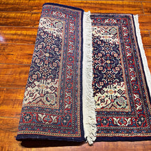 1950 PERSIAN SAROUK RUG 2’ 3” x 2’ 7” (SMA.18)