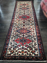 1930 HERIZ RUG 3’ 5” x 11’ 1” (RUN#5974)