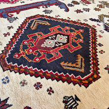 1970 SHIRAZ RUG 3’ 6” x 5’ 9” (MED.164)