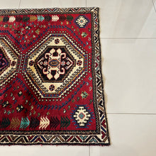 1960 VINTAGE PERSIAN SHIRAZ RUG 3’ 8” x 5’ 3” (MED.176)