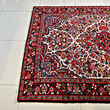 1940 BORCHALU RUG 4’ 9” x 6’ 8” (MED.FEA.713)