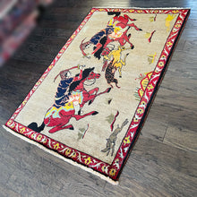 1960 SHIRAZ RUG 3’ 5” x 5’ 2” (MED#91)